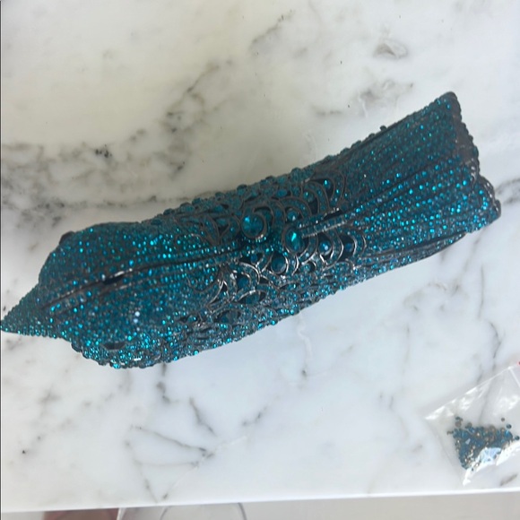Elegant Rhinestone Blue Bird Clutch with cross body strap